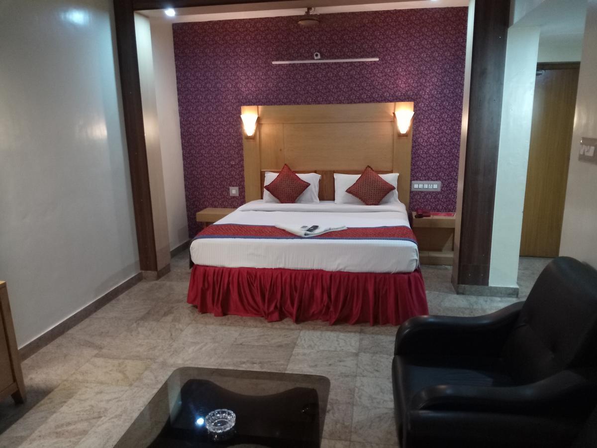 Hotel Duke Maduraj Zewnętrze zdjęcie