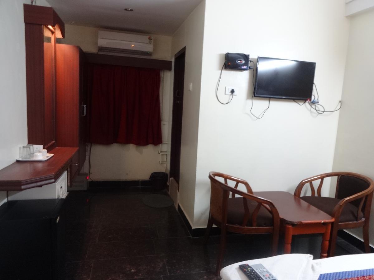 Hotel Duke Maduraj Zewnętrze zdjęcie