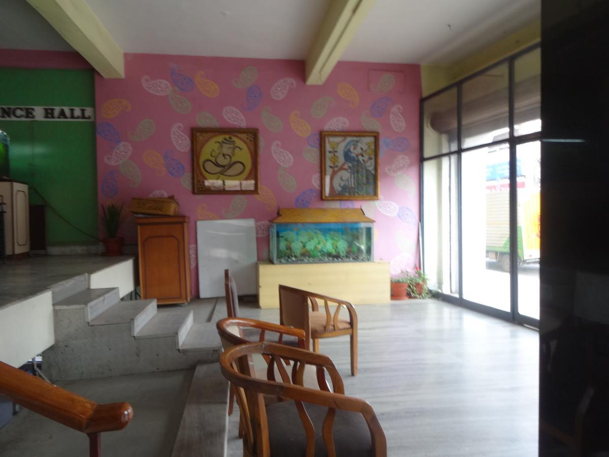 Hotel Duke Maduraj Zewnętrze zdjęcie